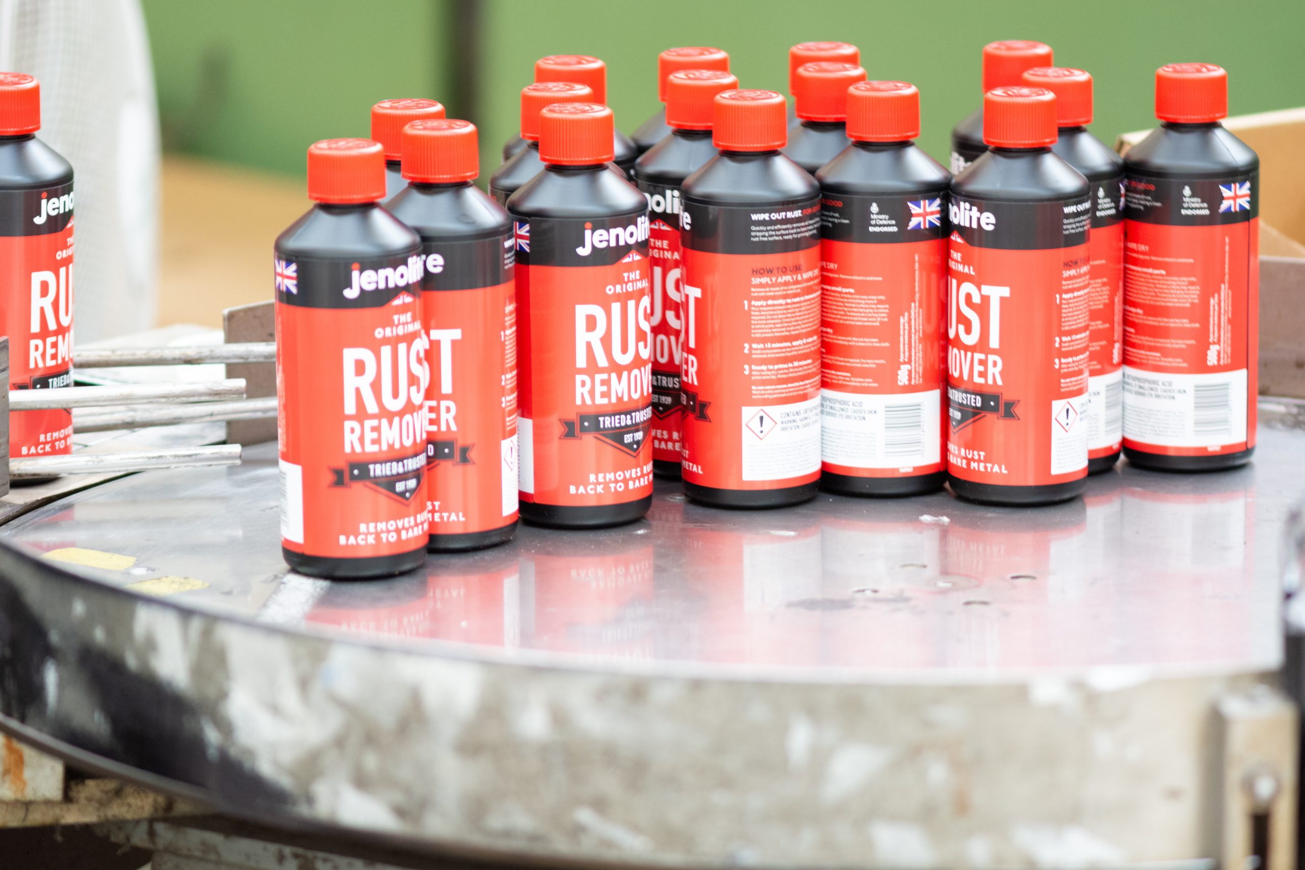 Rust removal products being prepared for retail sale | Cedesa